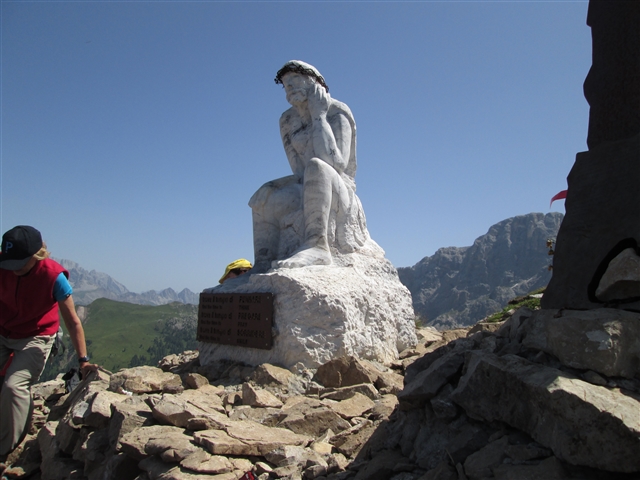 La statua del Cristo Pensante.